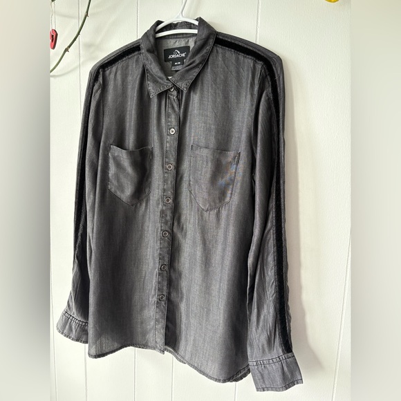 Jordache Gray Button Down Chambray Shirt | Size Medium - Picture 4 of 6